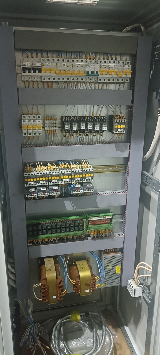 Токарно патроно-центровой станок с ЧПУ мод. 16K30Ф3